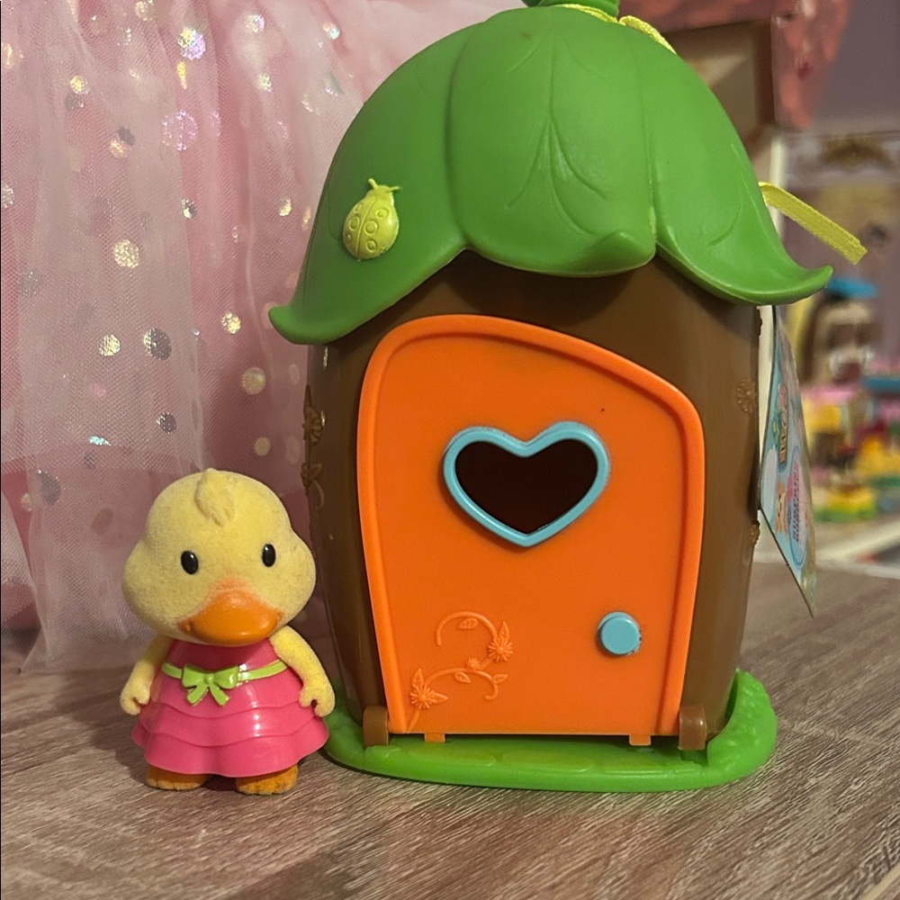 Li’l Woodzeez Duck Figurine & Acorn House
